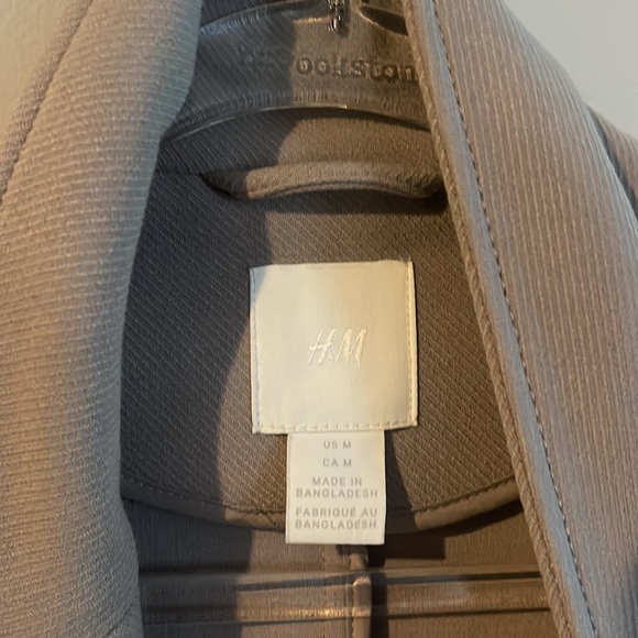 H&M taupe color coat - Picture 3 of 3